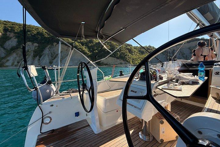 SAILING BOAT 地元のおいしい味を味わう旅