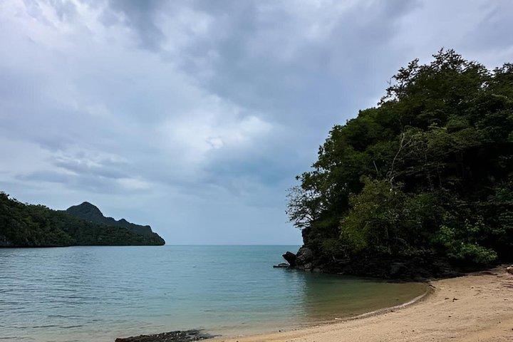 Tour condiviso delle mangrovie Langkawi Kilim con spiaggia a due facce