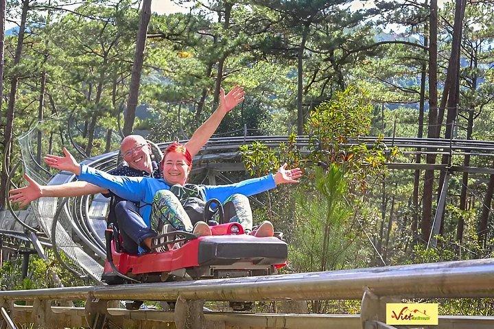 DaLat : 午前ツアー アルパインコースター、クレイジーハウス、クレイトンネル