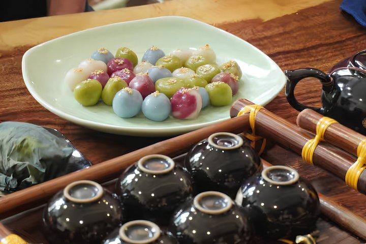 Hanoi Hidden ヴィラ : Make Floating Cake & Taste Fresh Lotus Tea(ハノイの隠れ家ヴィラ:フローティングケーキを作り、新鮮な蓮茶を味わう)