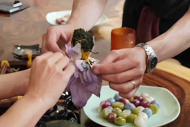 Hanoi Hidden ヴィラ : Make Floating Cake & Taste Fresh Lotus Tea（ハノイの隠れ家ヴィラ：フローティングケーキを作り、新鮮な蓮茶を味わう）