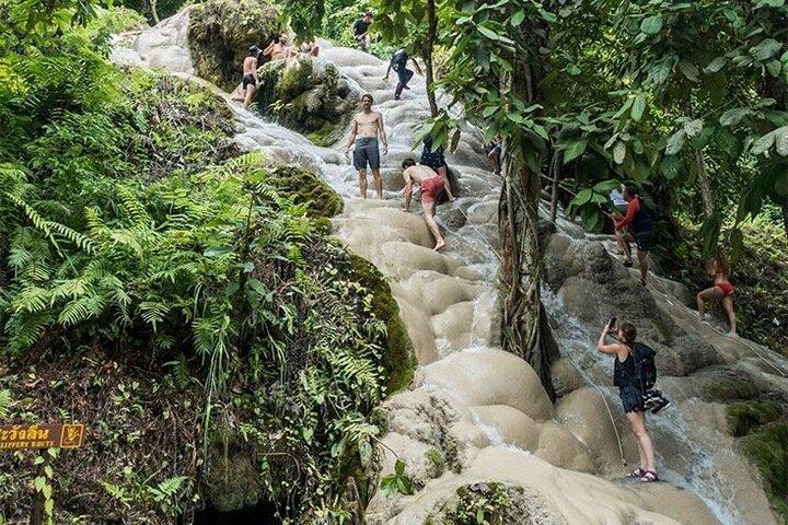 Rafting sulle acque bianche e santuario degli elefanti e cascate