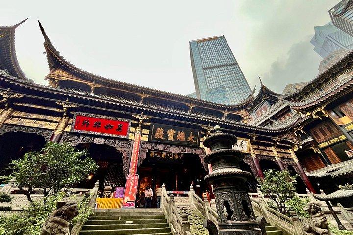 真のローカルモノレール鍋の秘密の景色と重慶シティウォーク