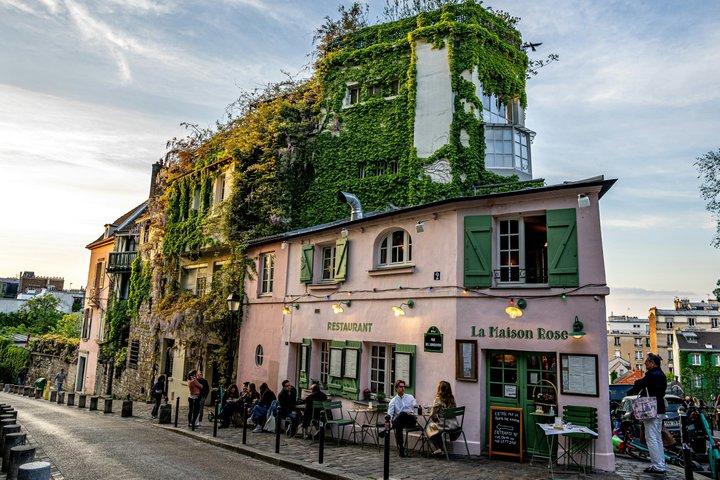 Montmartre Zelfstandige Tour van Schandaal en Kunst