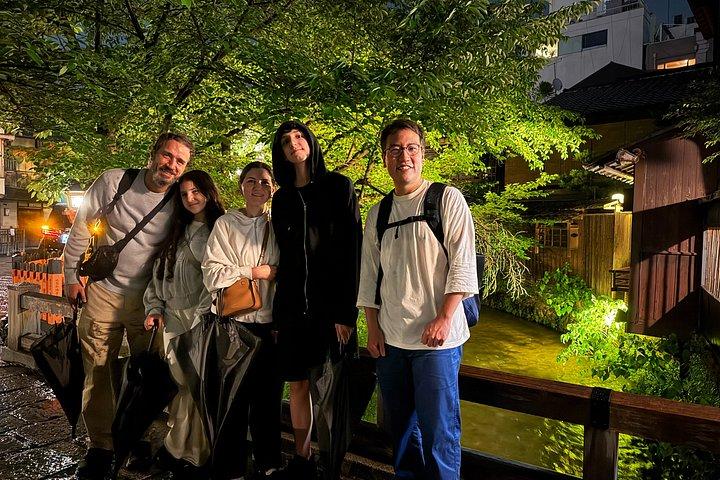 Gion Night Walk mit einem ehemaligen Geschichtslehrer