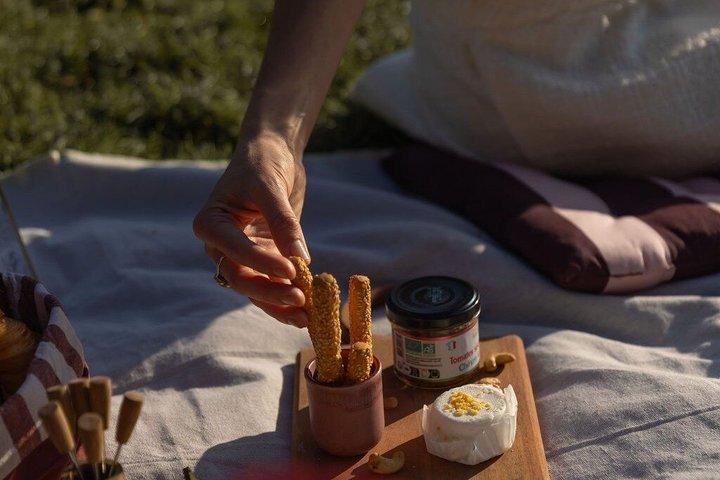 パリで味わう贅沢なフランス風ピクニック体験