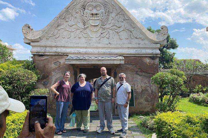Private Car & Driver in Yogyakarta – Flexible, Customized Tours