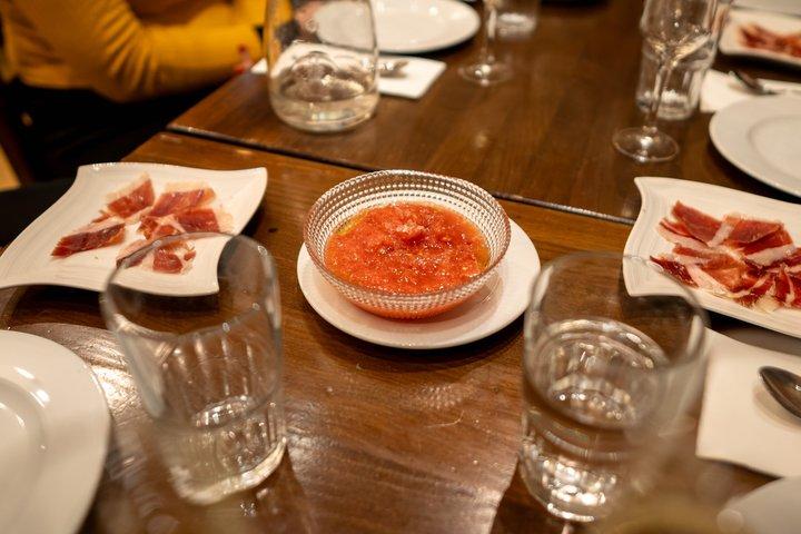 マドリード食べ歩き：フードウォーキングツアー、少人数タパス＆ワイン