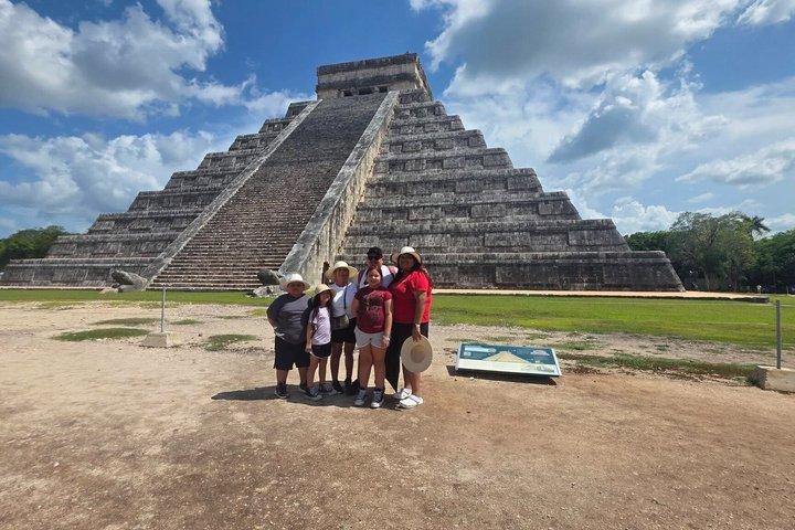 Chichen Itza ,Cenote chichikan & Valladolid from プラヤ・デル・カルメン