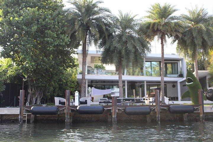 マイアミのユニークなプライベートボートツアー： Discover & Enjoy Your Way