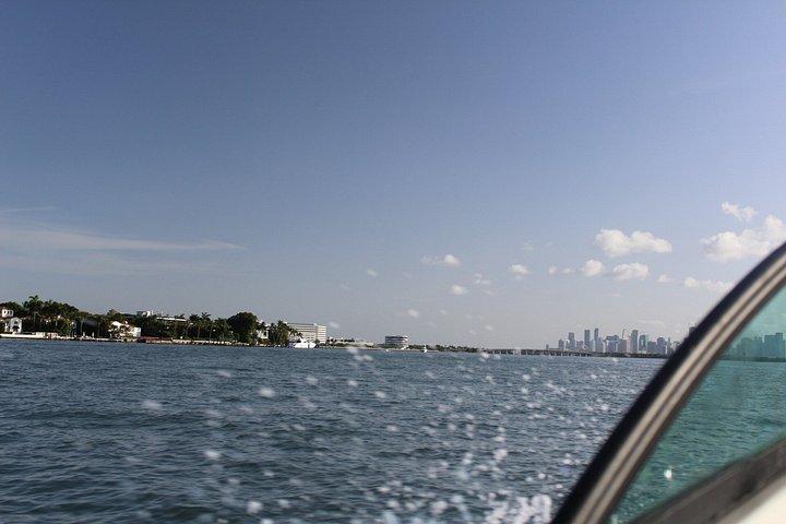 マイアミのユニークなプライベートボートツアー： Discover & Enjoy Your Way