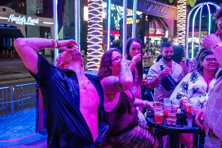 Bebidas ilimitadas e noite de festa no Congo Bar Cancun