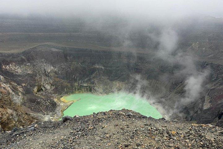 サンタアナ火山とコアテペケ湖アドベンチャーツアー