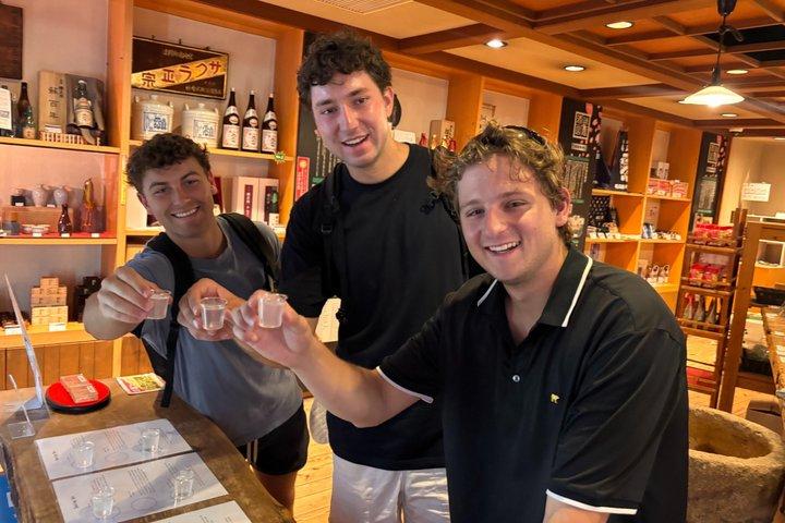 Kobe-Sake-Tour mit fachkundigem Reiseleiter: 3+ Brauereien, Verkostungen inbegriffen