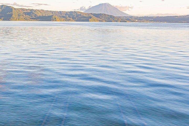 札幌発 登別・洞爺湖・ニセコ満喫一日ツアー