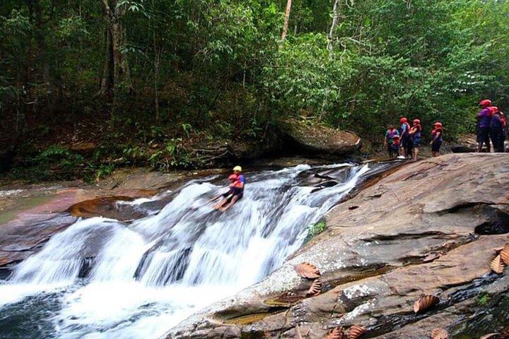 Privétransfer van Nuwara Eliya naar Colombo met Rafting Adventure