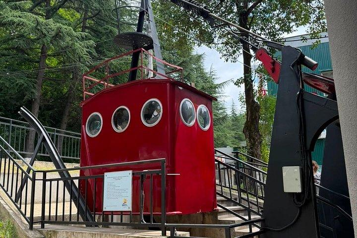 クタイシ発チアトゥラ・カツキ柱とムグヴィメヴィ修道院ツアー