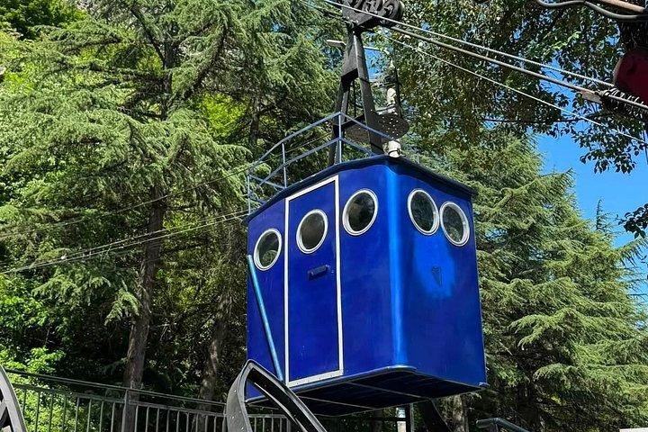 クタイシ発チアトゥラ・カツキ柱とムグヴィメヴィ修道院ツアー