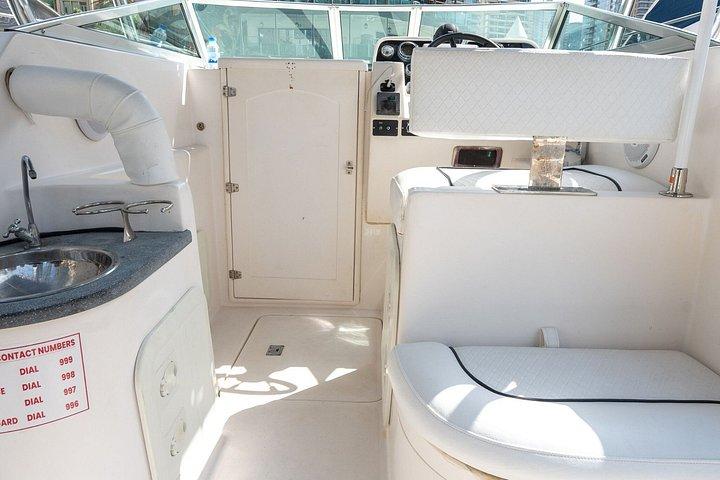 Dubai 60 Mins Speed Boat for 8 Pax