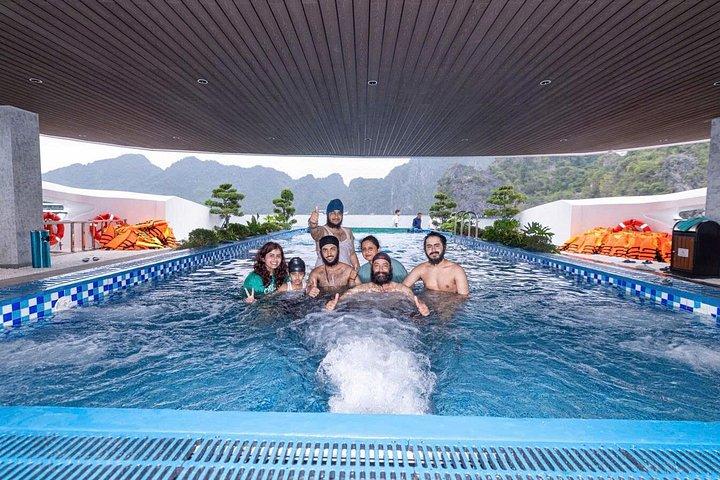 ラグジュアリーハロン＆ランハ湾クルーズ2泊3日（セリナ）
