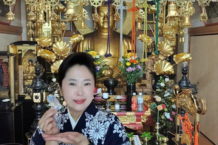 Taller de fabricación de templos omamori con apoyo lingüístico en Tokio
