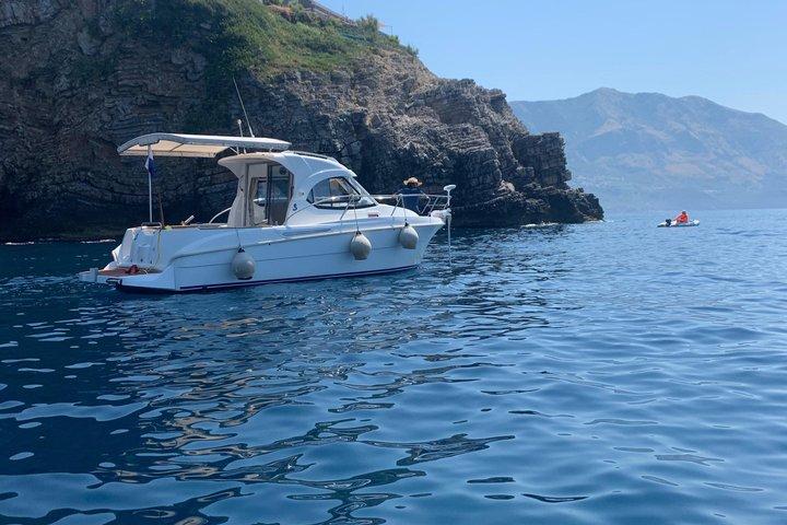 Tour privato in barca da Bar: spiagge nascoste, snorkeling e pesca