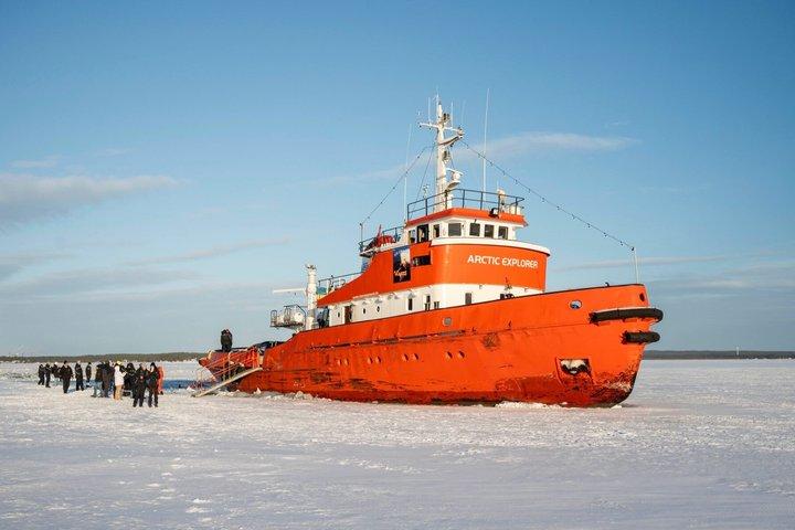 Croisière brise-glace Arctic Explorer avec glace flottante