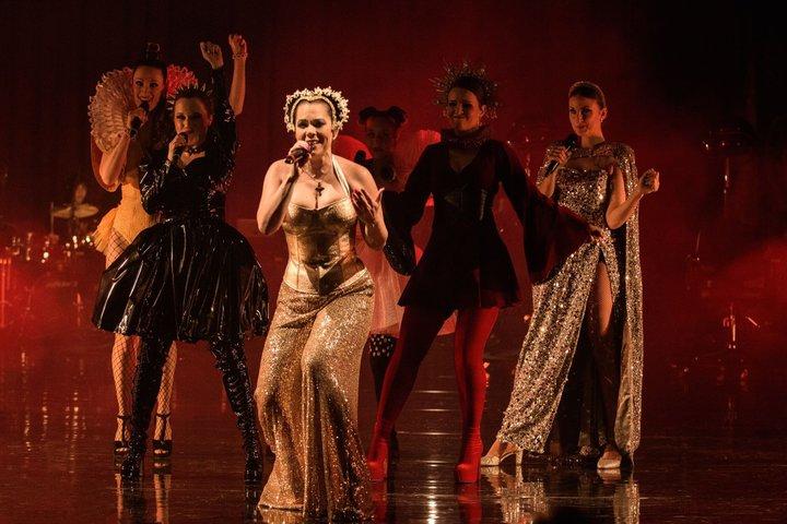 SIX Den musikalske billet til Theatre Hybernia, Prag