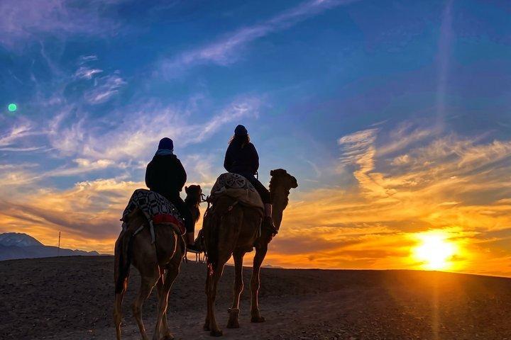 Marrakech til Agafay Desert Sunset: Camel Ride & Dinner Show