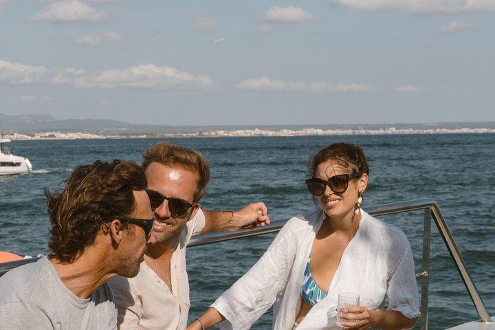 Katamaran-Segeln in Palma Mallorca beinhaltet Aperitif und BBQ