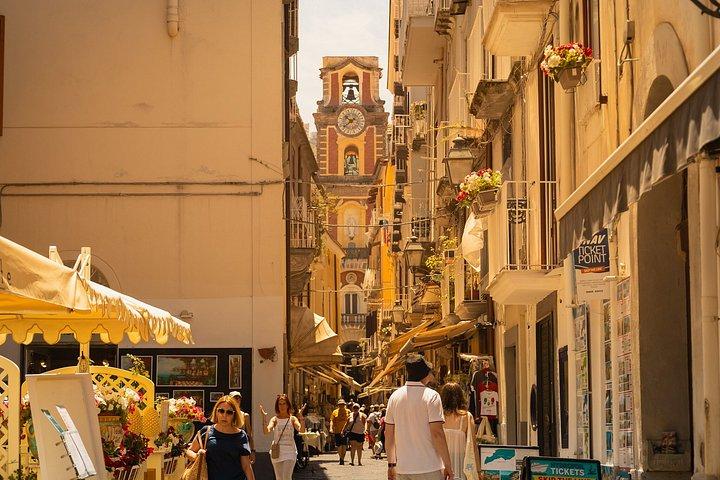 リモンチェロで巡るローマ発ポンペイ遺跡＆絶景ソレントツアー