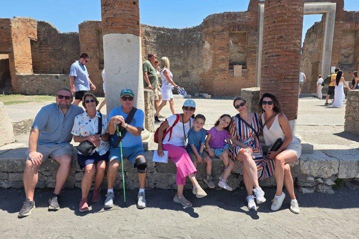 Tour de acceso rápido a Pompeya para familias y niños con arqueólogo