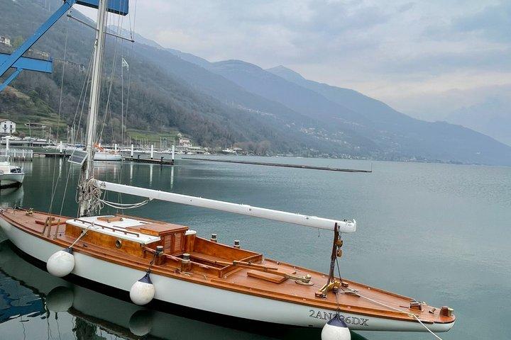 Private Guided Sailing Boat Tour on Lake Como with Aperitif