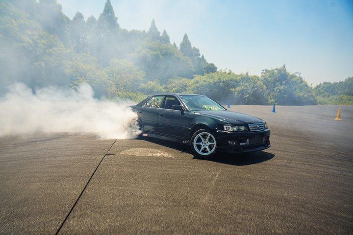 Tokyo Drift Lição de condução autônoma e experiência profissional JAPAN TRACK