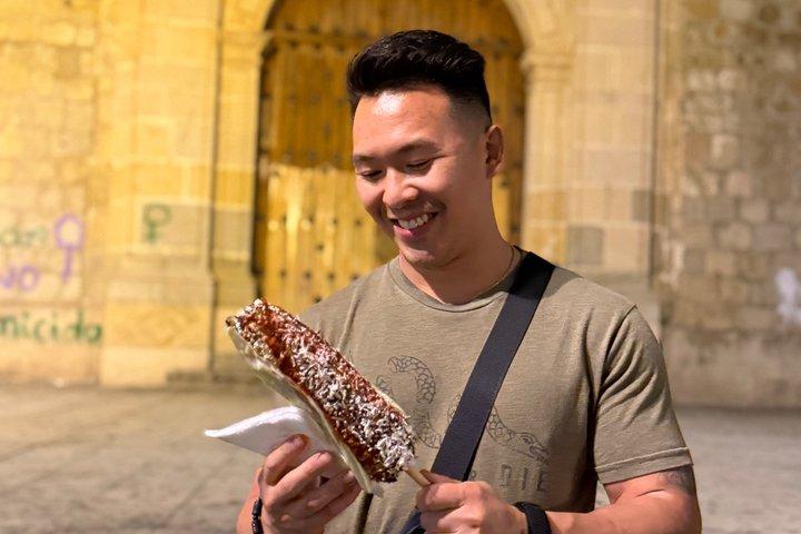 地元の食の専門家が案内するオアハカ隠れストリートフードツアー