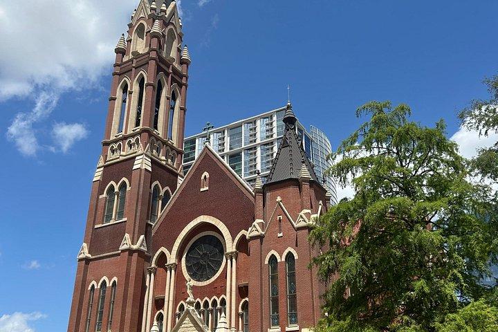 Guided Morning Jogging Tour with City Highlights