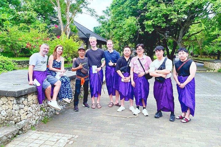 ウルワツ寺院ウォーキングツアーとサンセット・ケチャックダンスショー