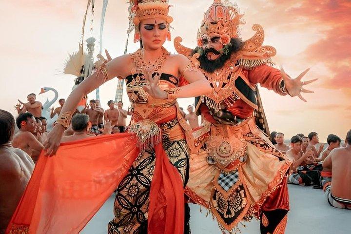 Uluwatu Sunset & Kecak Dance privati con biglietti salta fila