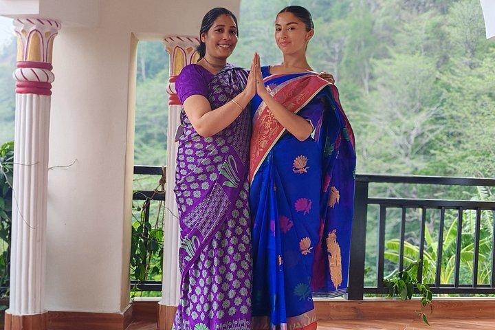 リシケシュ：インドの伝統的なサリー・ドレープ・ワークショップ