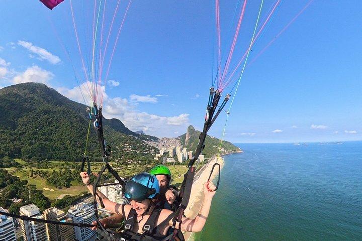 RIO Paragliding Flight w/ ブラジル女子チャンピオン video inc