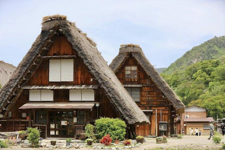 名古屋から行く白川郷と飛騨高山日帰り旅行
