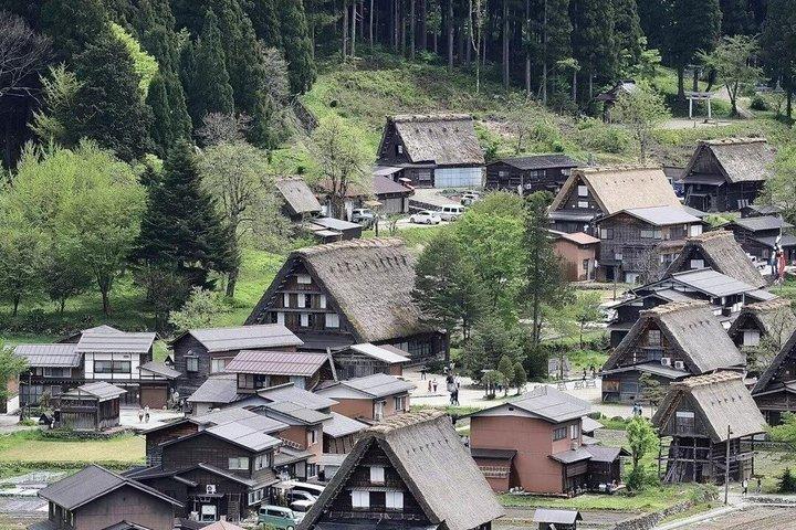 名古屋から行く白川郷と飛騨高山日帰り旅行