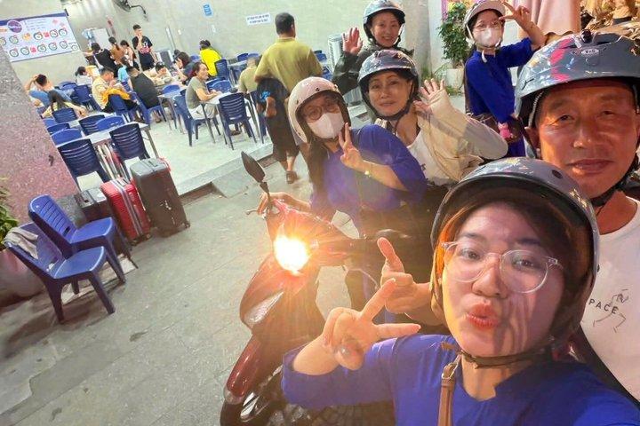Visite de la ville de DaNang Scooter Sightseeing & Cafe Culture By Lady Rider