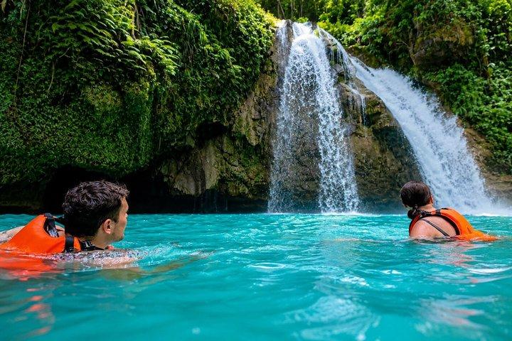 Cebu Kawasan Falls Canyoneering com Zipline e Almoço