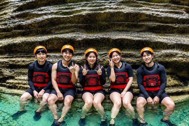 Cebu Kawasan Falls Canyoneering com Zipline e Almoço