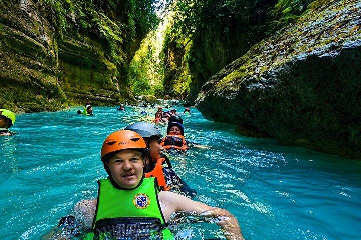 Cebu Kawasan Falls Canyoneering com Zipline e Almoço