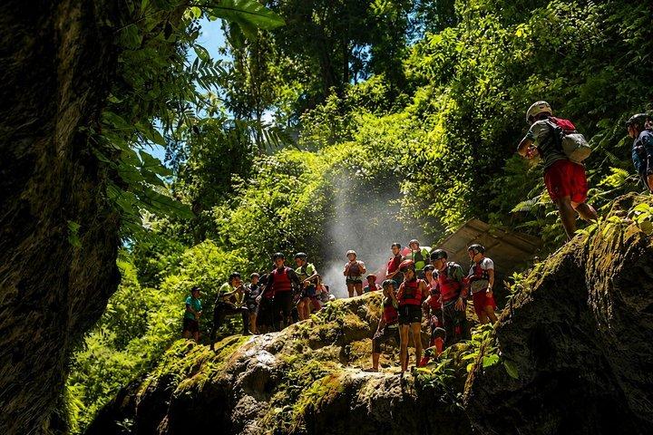 Cebu Kawasan Falls Canyoneering com Zipline e Almoço