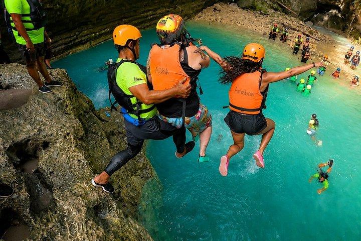 Cebu Kawasan Falls Canyoneering com Zipline e Almoço