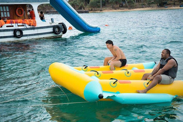 プレミアムニャチャン湾ヨットサンセットツアーとグルメディナー