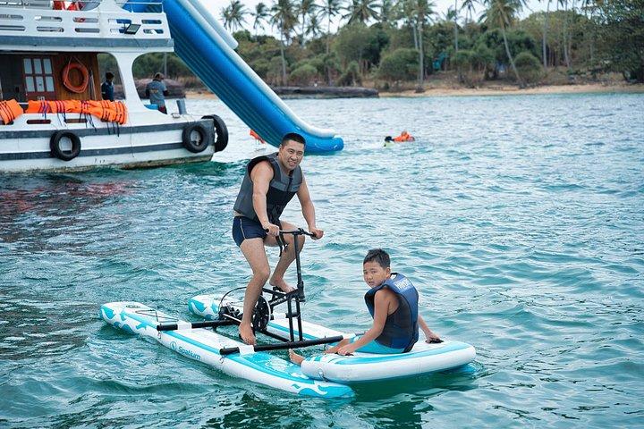 プレミアムニャチャン湾ヨットサンセットツアーとグルメディナー